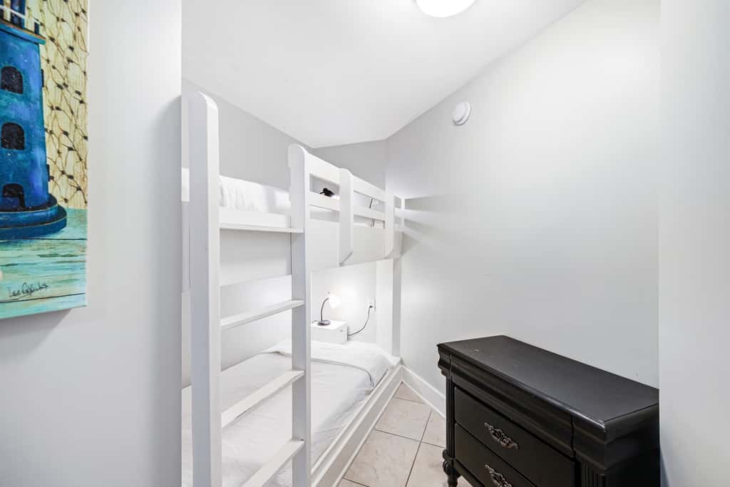 6th Floor Welcoming Condo At Waterscape 490 Feet Of Private Beach