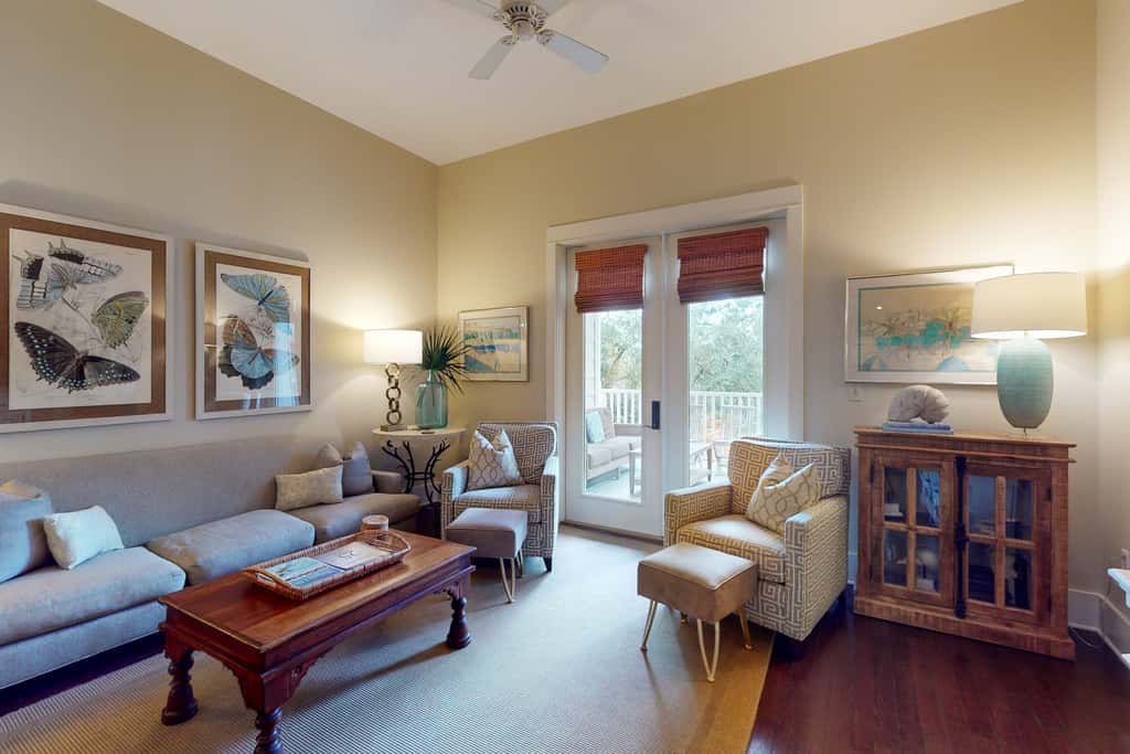 Beautiful condo with furnished balcony, pool & private beach access