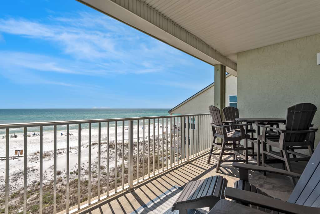 Commodore's Retreat 305