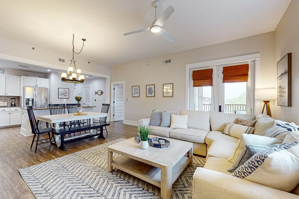 New Modern Baths! Top Floor 30A Family Condo,Private Beach Access, Resort Pool