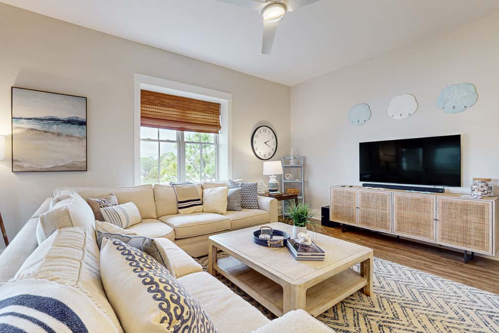 New Modern Baths! Top Floor 30A Family Condo,Private Beach Access, Resort Pool