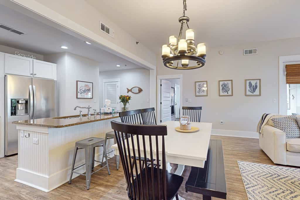 New Modern Baths! Top Floor 30A Family Condo,Private Beach Access, Resort Pool