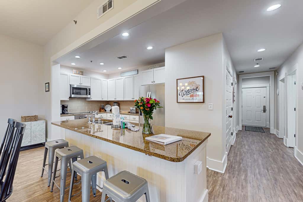 New Modern Baths! Top Floor 30A Family Condo,Private Beach Access, Resort Pool