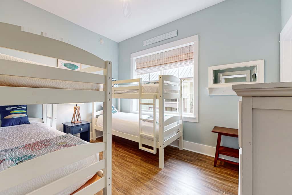 New Modern Baths! Top Floor 30A Family Condo,Private Beach Access, Resort Pool