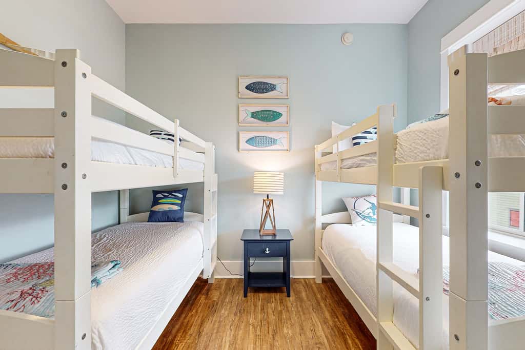 New Modern Baths! Top Floor 30A Family Condo,Private Beach Access, Resort Pool