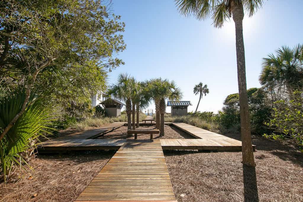 New Modern Baths! Top Floor 30A Family Condo,Private Beach Access, Resort Pool