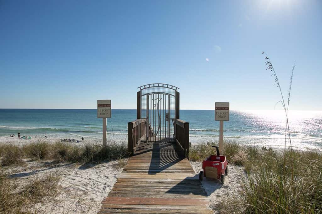 New Modern Baths! Top Floor 30A Family Condo,Private Beach Access, Resort Pool