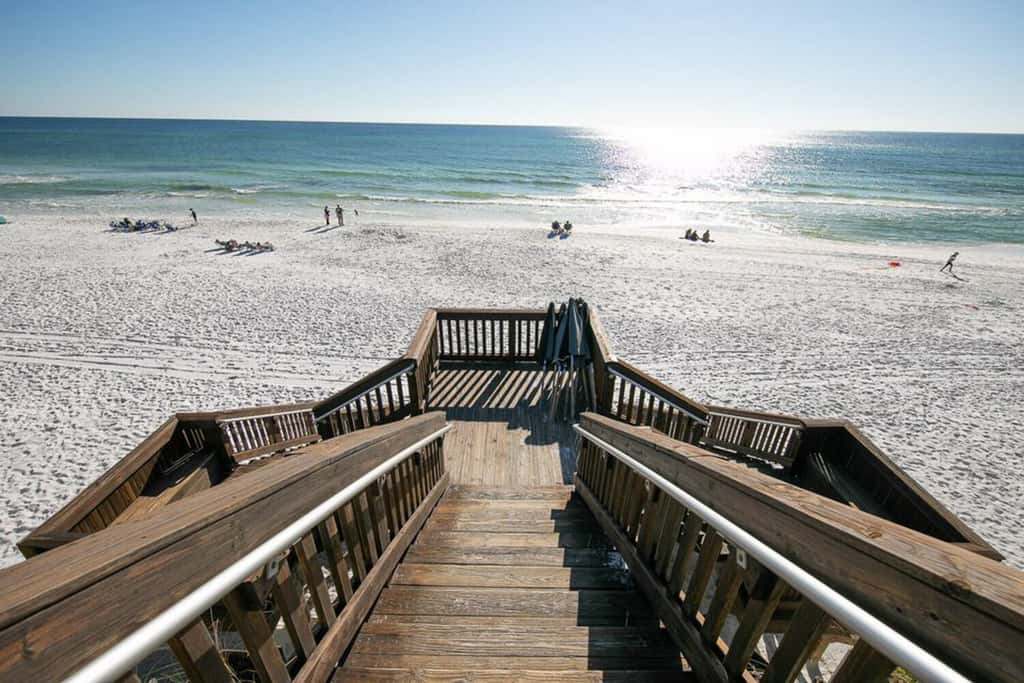 New Modern Baths! Top Floor 30A Family Condo,Private Beach Access, Resort Pool