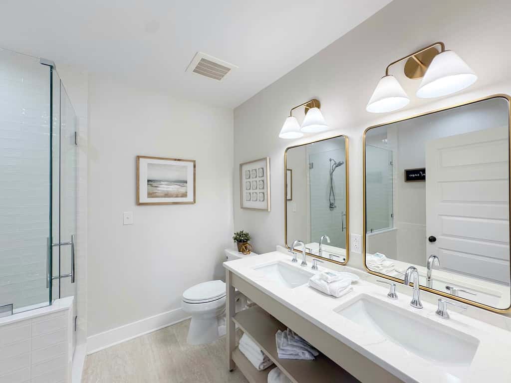 New Modern Baths! Top Floor 30A Family Condo,Private Beach Access, Resort Pool