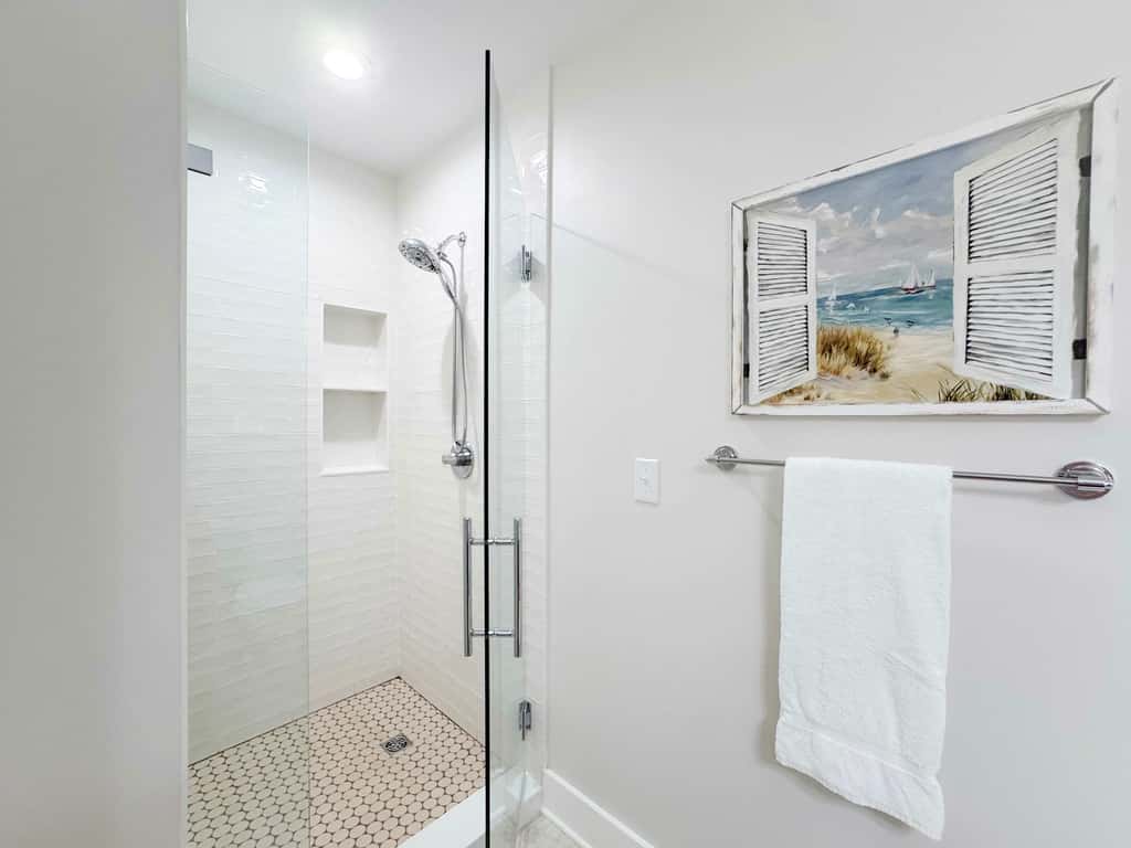 New Modern Baths! Top Floor 30A Family Condo,Private Beach Access, Resort Pool
