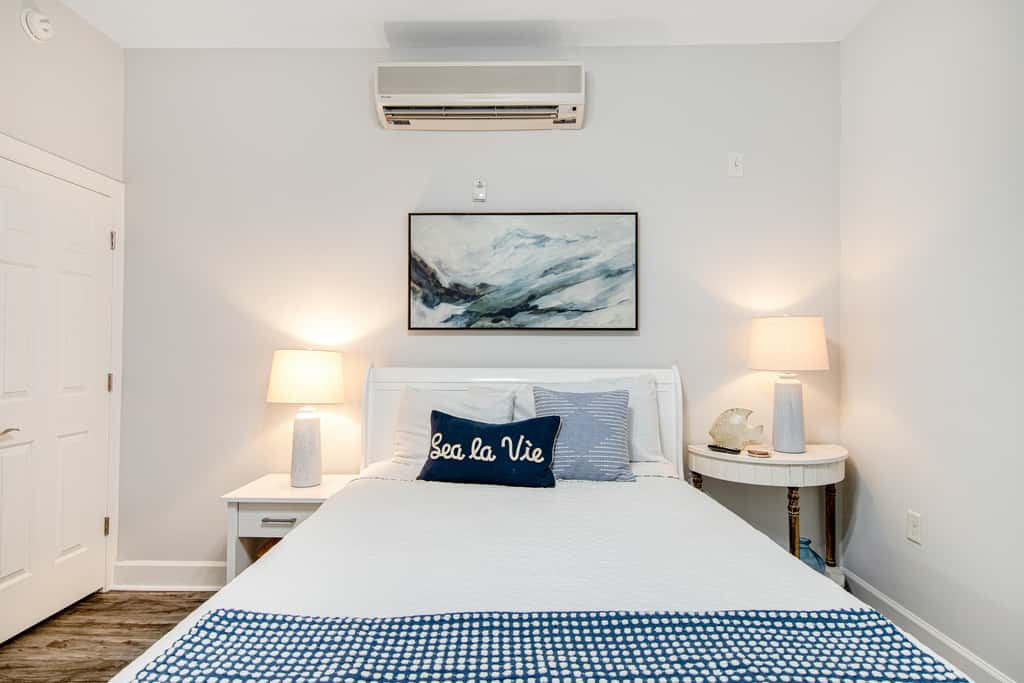 Peaceful studio with pool, convenient kitchenette, beach access & WiFi