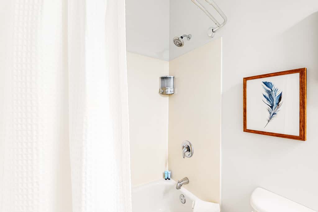 Peaceful studio with pool, convenient kitchenette, beach access & WiFi