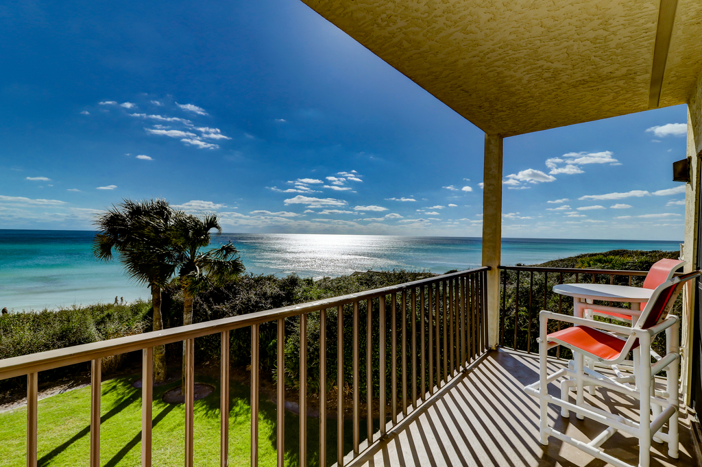 Beachfront Corner Condo with Free WiFi, Stunning Gulf View, & a Shared Pool