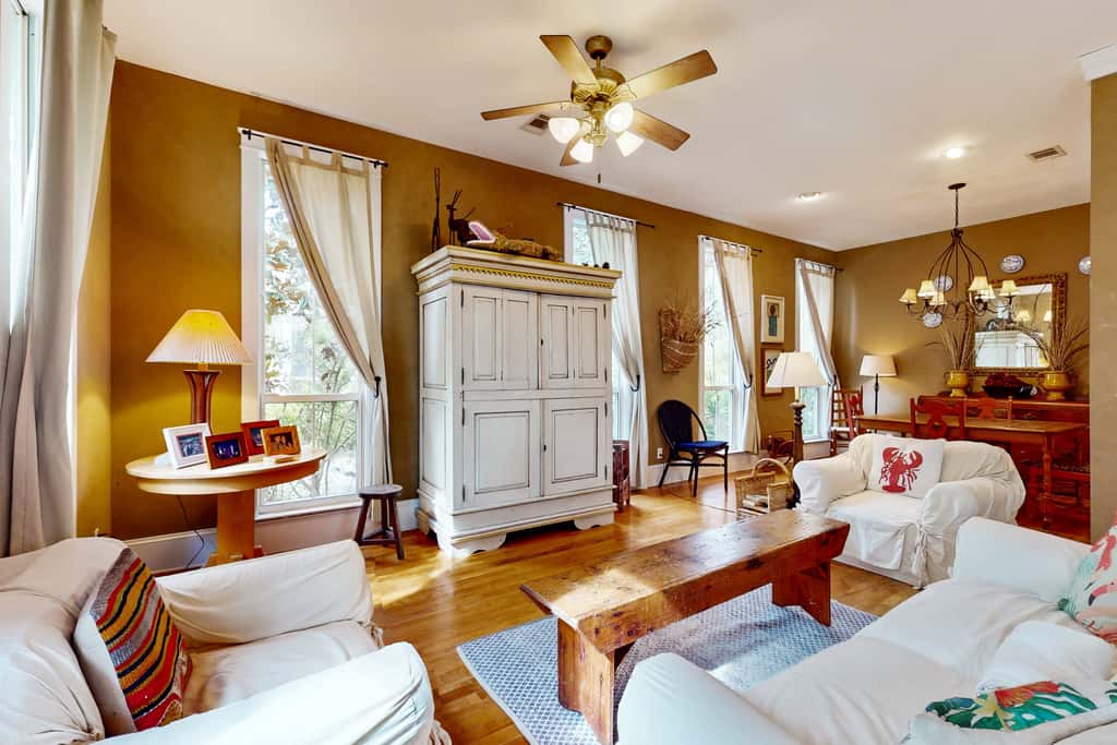 Coastal haven near the beach off scenic 30A with two pools & porch- dog-friendly