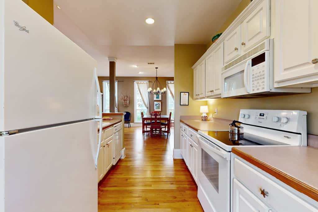 Coastal haven near the beach off scenic 30A with two pools & porch- dog-friendly