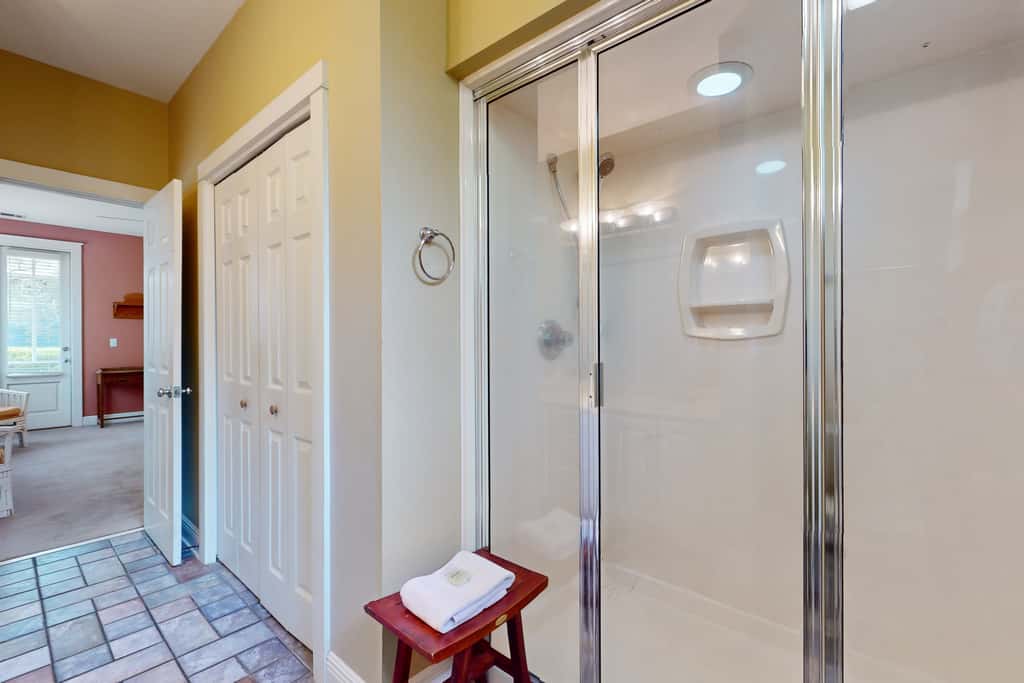Coastal haven near the beach off scenic 30A with two pools & porch- dog-friendly