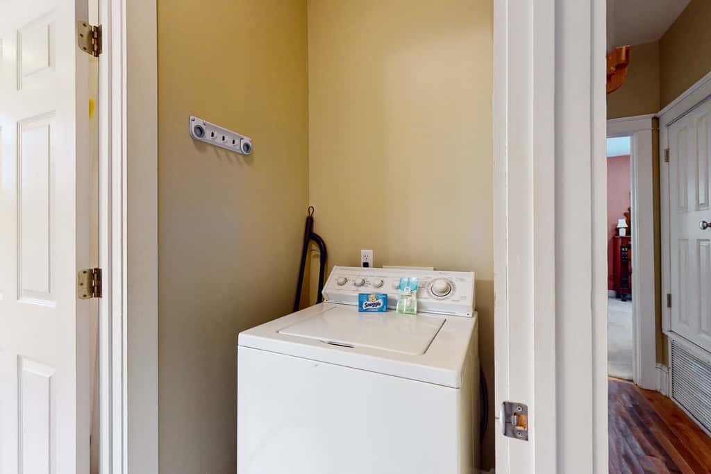 Coastal haven near the beach off scenic 30A with two pools & porch- dog-friendly