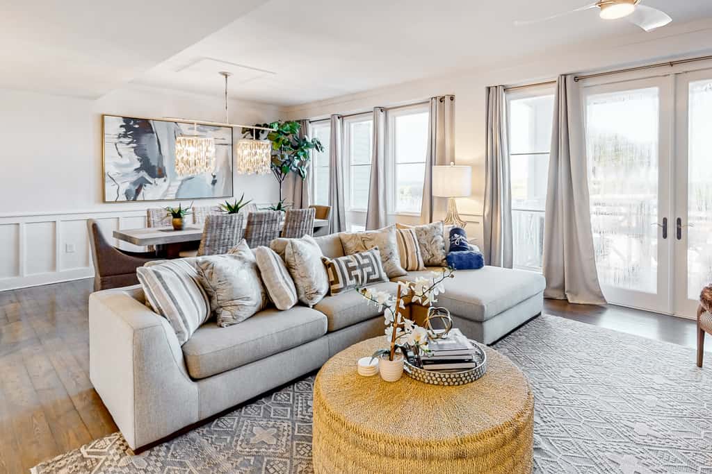 Gorgeous, updated condo with balconies, pool, & great location near 30A
