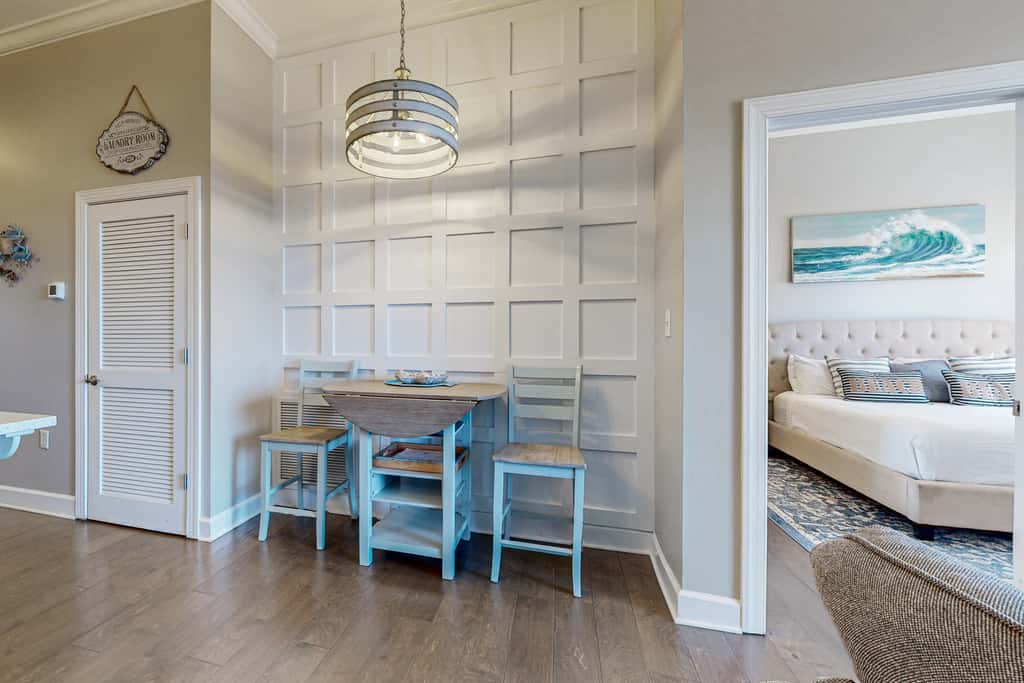 Elegant condo with 2 community pools, hot tub, & beach access across the road