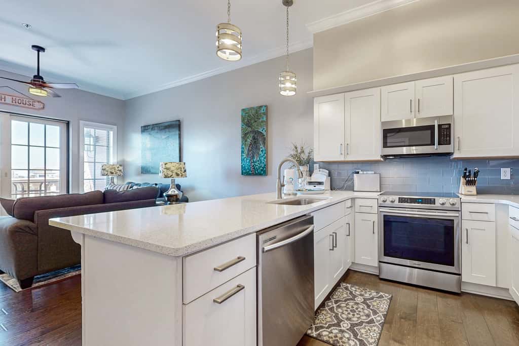 Elegant condo with 2 community pools, hot tub, & beach access across the road