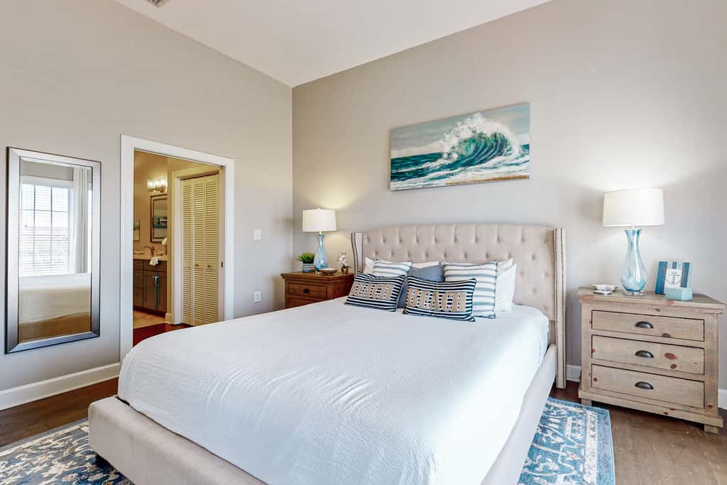 Elegant condo with 2 community pools, hot tub, & beach access across the road