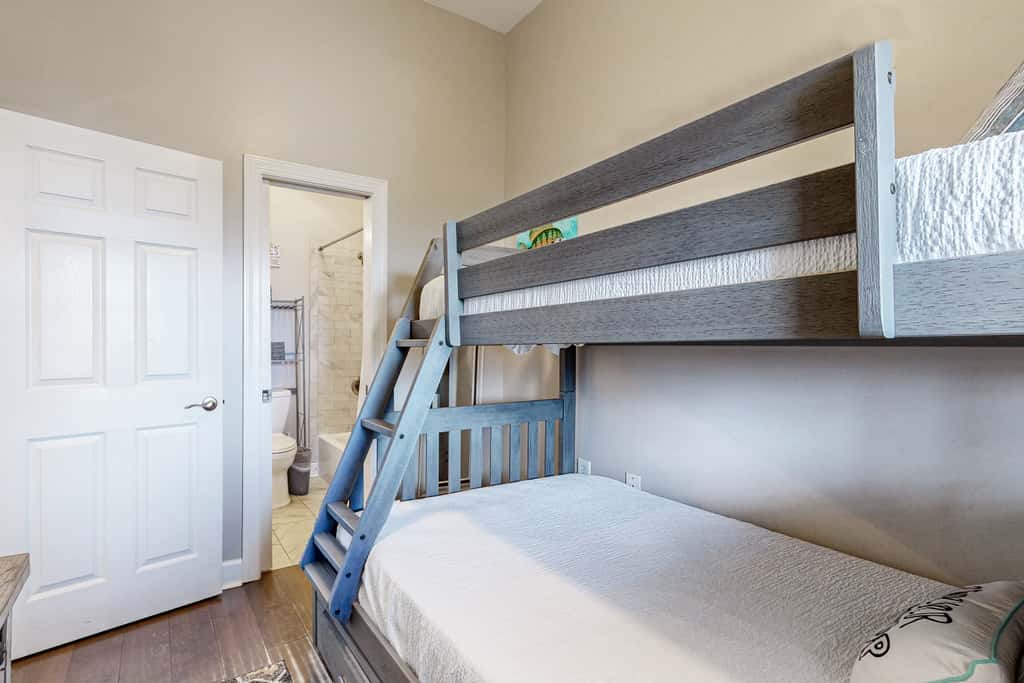Elegant condo with 2 community pools, hot tub, & beach access across the road