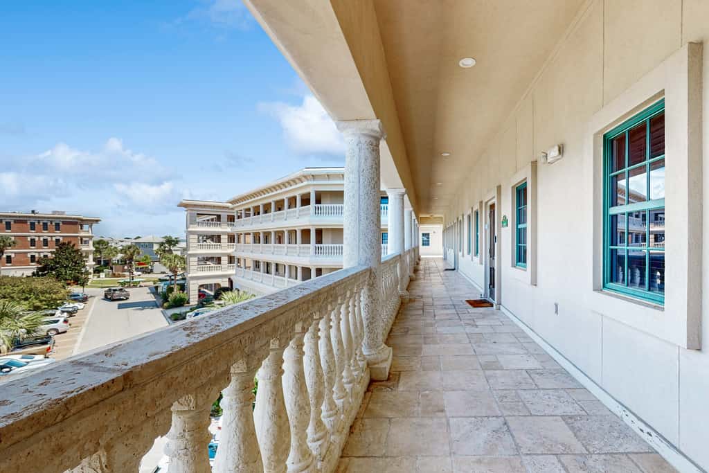Elegant condo with 2 community pools, hot tub, & beach access across the road