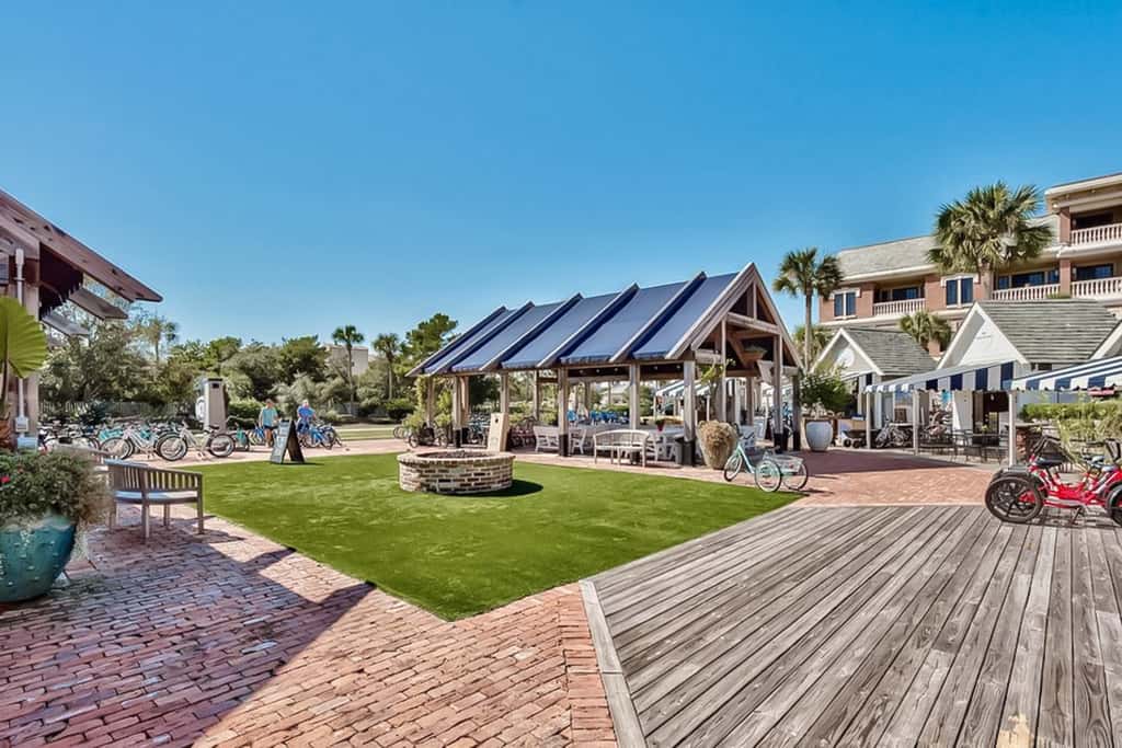 Elegant condo with 2 community pools, hot tub, & beach access across the road