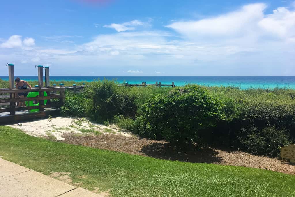 Elegant condo with 2 community pools, hot tub, & beach access across the road