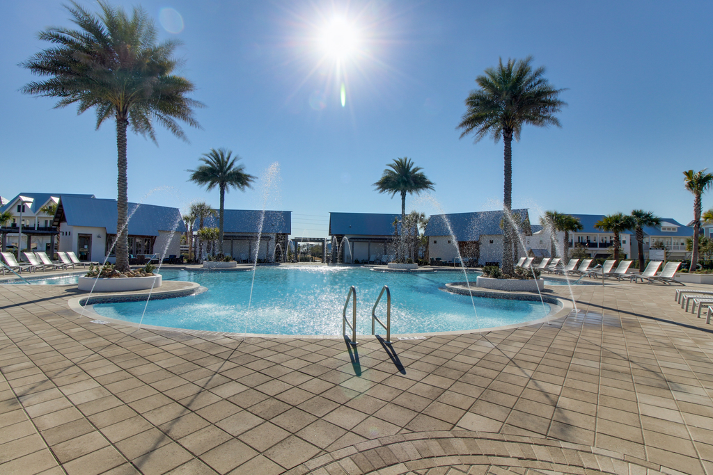 Prominence Townhome- 2 Golf Carts, 4 Bikes, Shared Pool