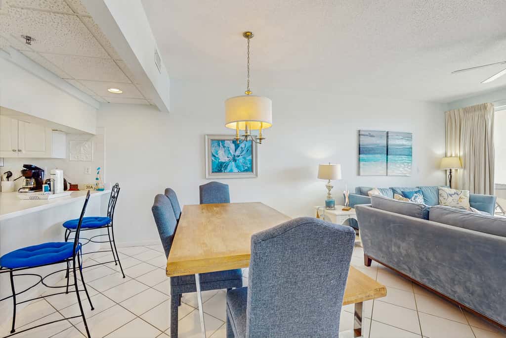 Spacious getaway with Gulf view, beach access, tennis & pickleball