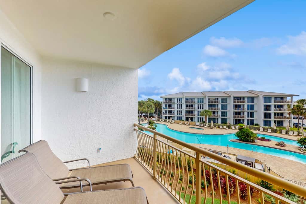 Spacious getaway with Gulf view, beach access, tennis & pickleball