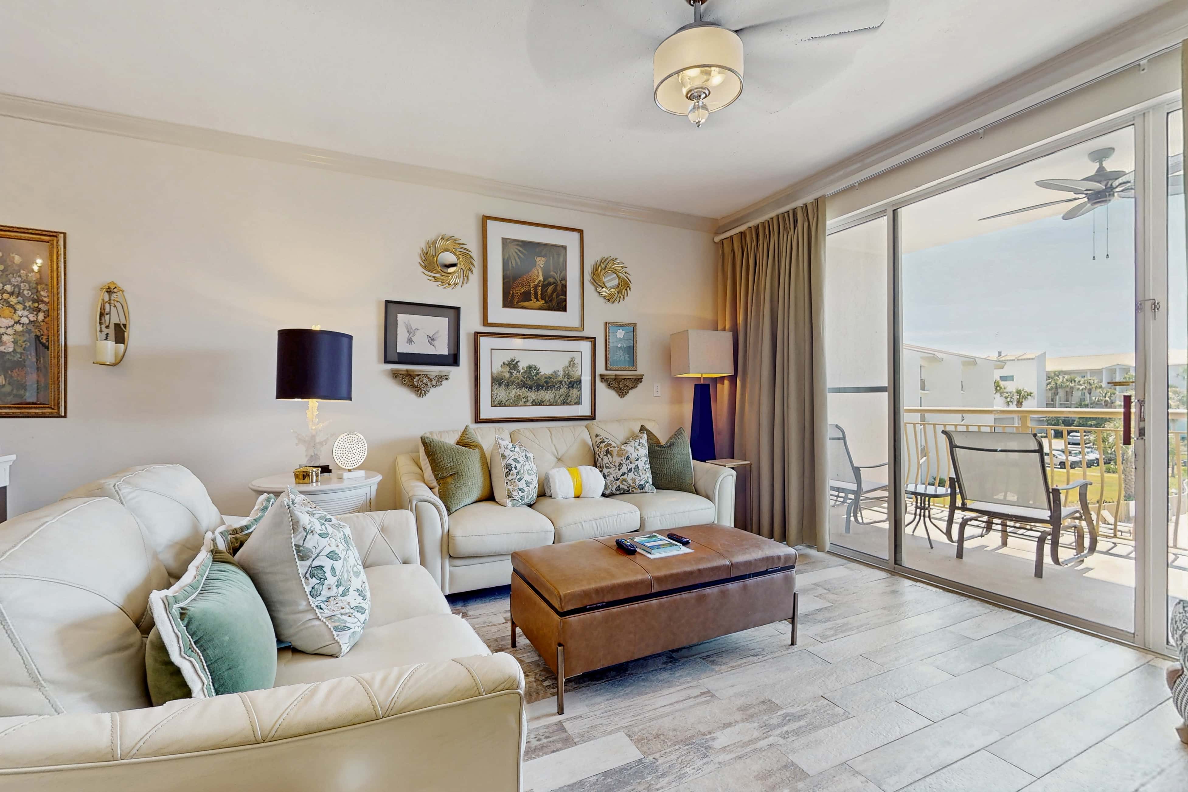 Condo with pickleball - steps from the Gulf & quick walk to dining & shops