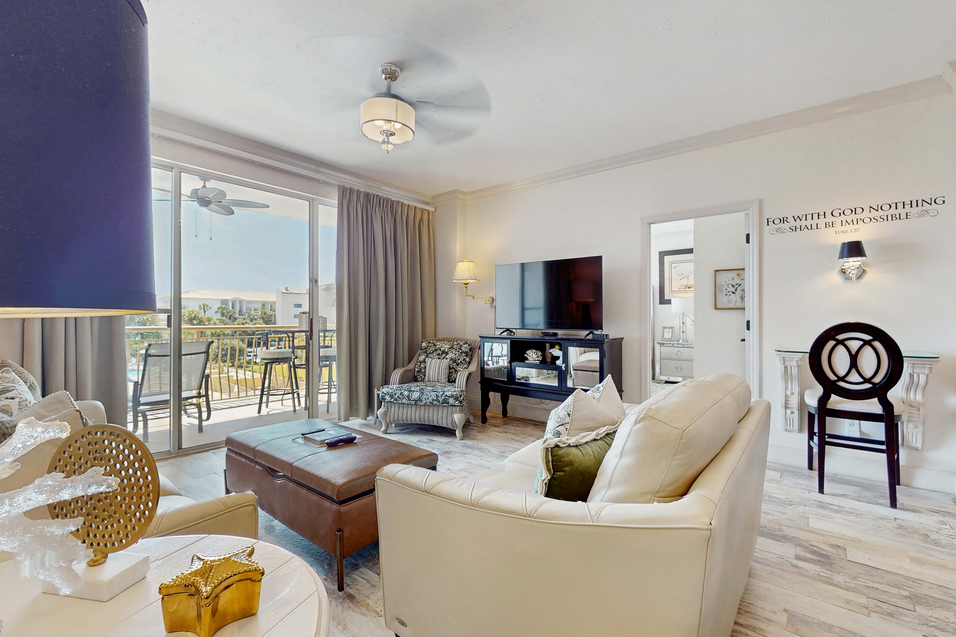 Condo with pickleball - steps from the Gulf & quick walk to dining & shops