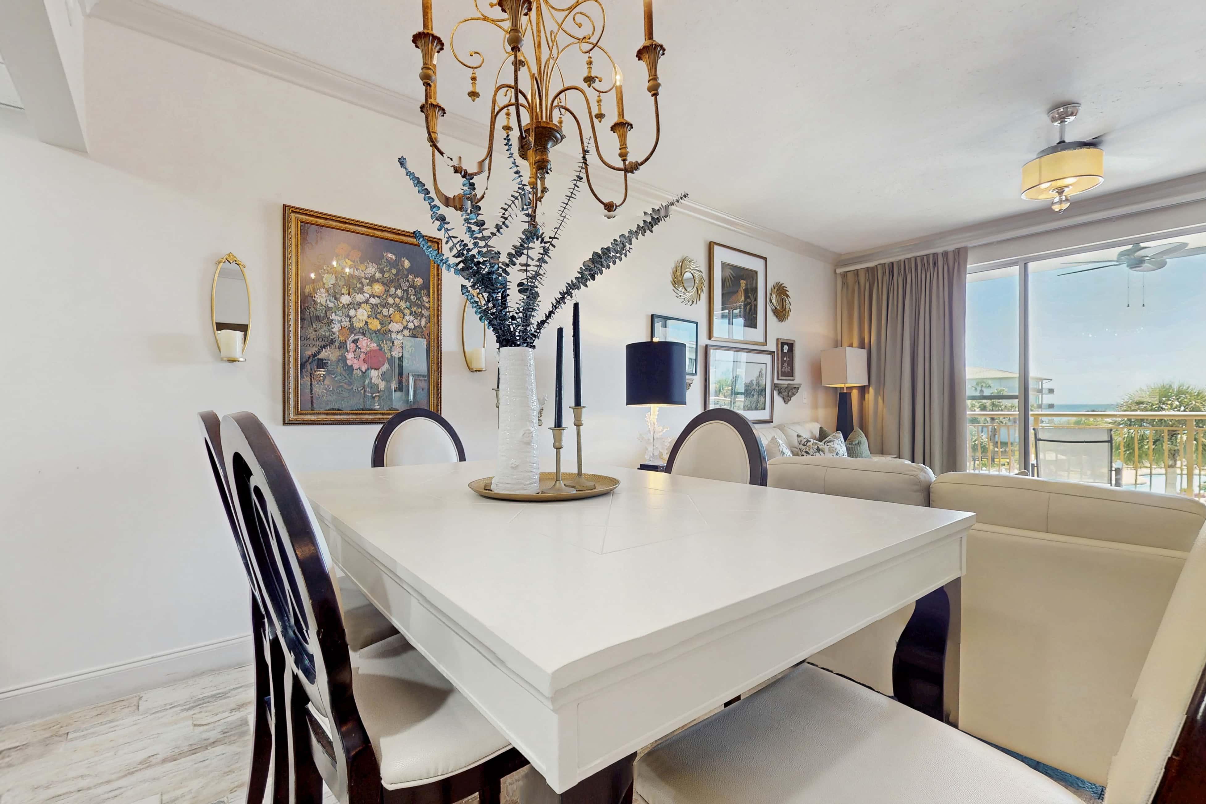 Condo with pickleball - steps from the Gulf & quick walk to dining & shops