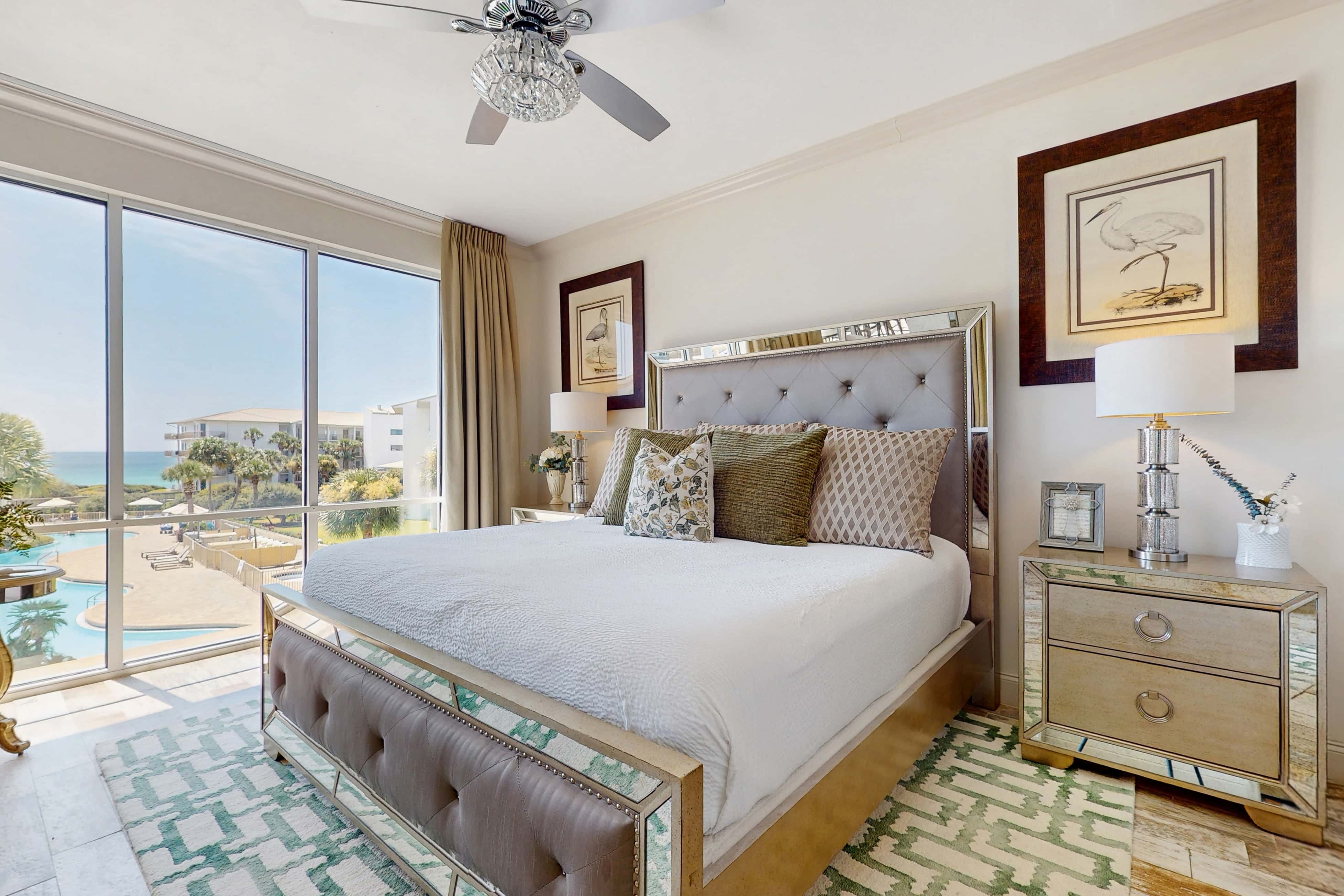 Condo with pickleball - steps from the Gulf & quick walk to dining & shops