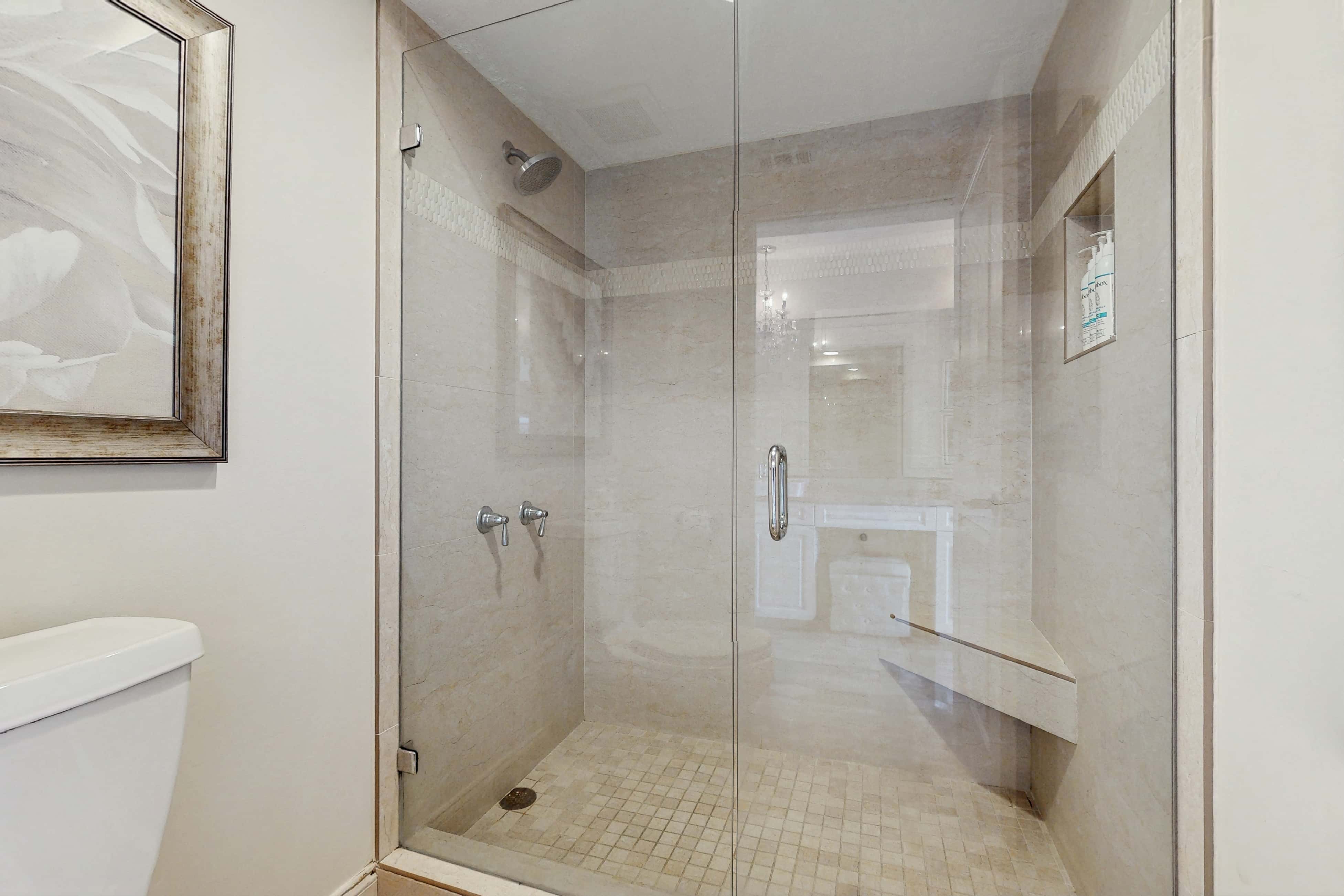 Condo with pickleball - steps from the Gulf & quick walk to dining & shops