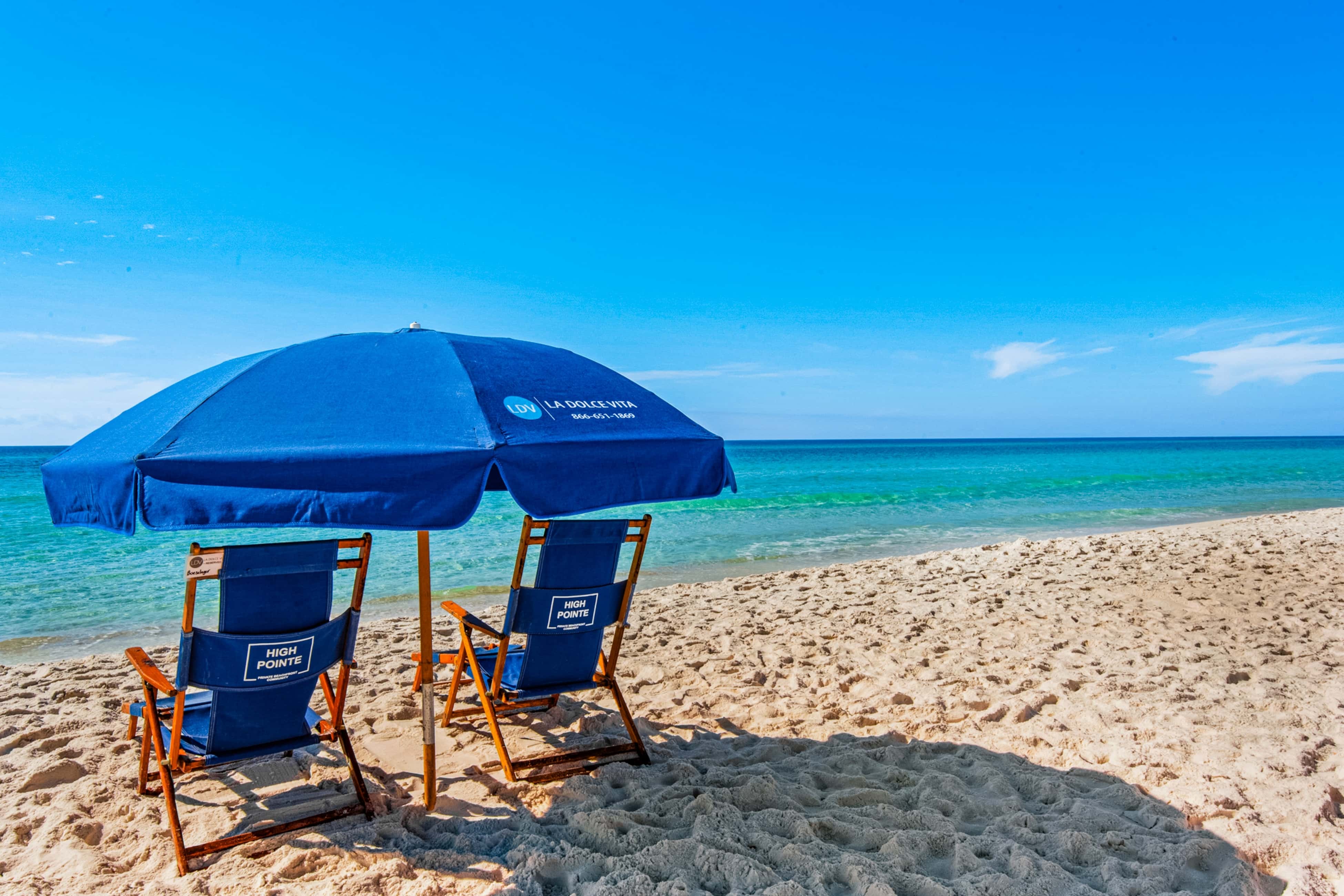Condo with pickleball - steps from the Gulf & quick walk to dining & shops