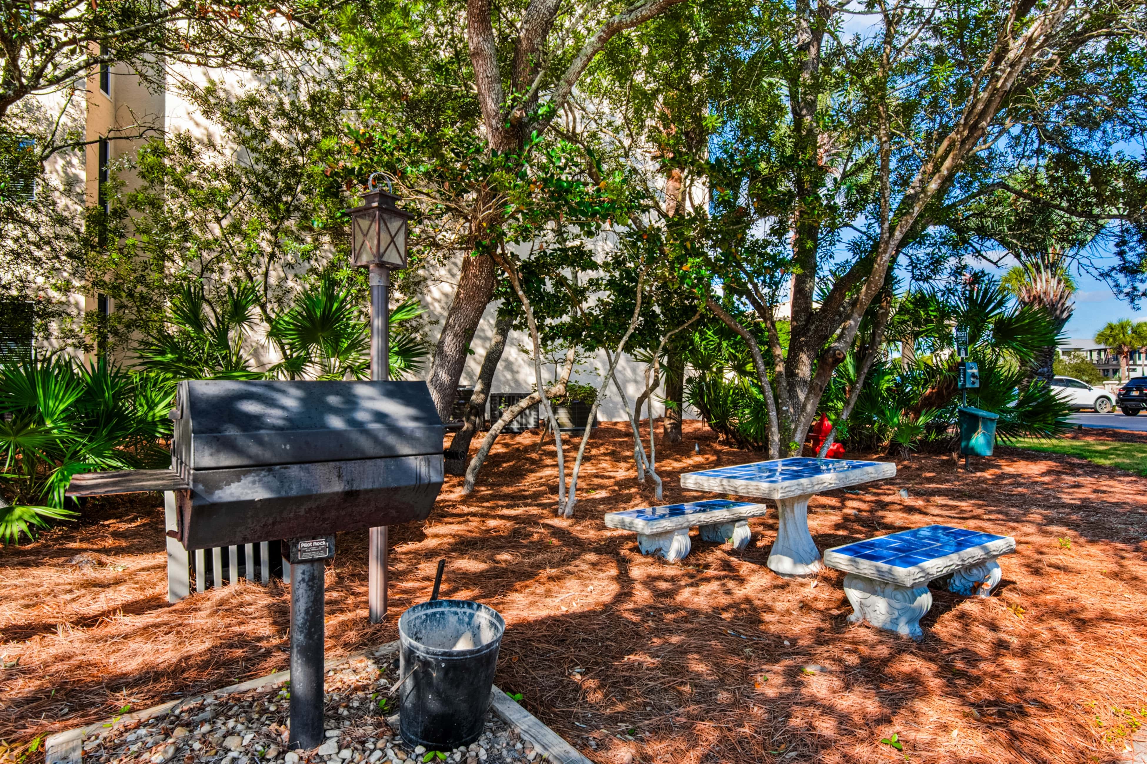 Condo with pickleball - steps from the Gulf & quick walk to dining & shops