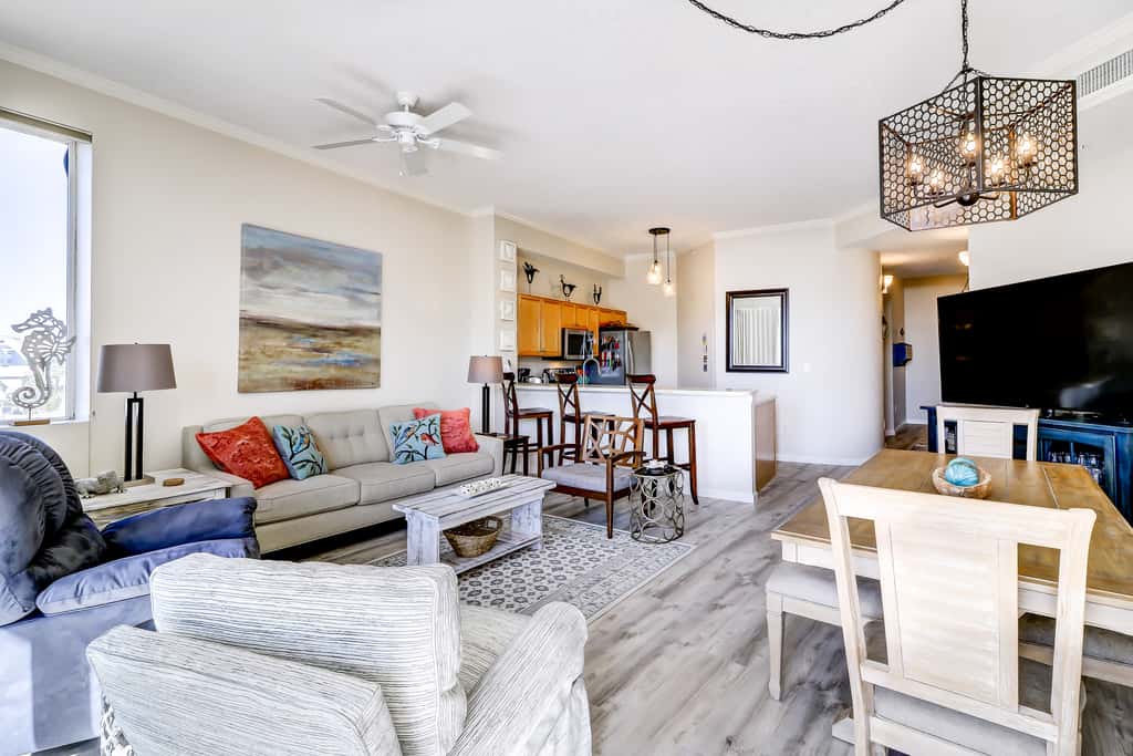 Beautiful 2nd-floor condo in Seagrove Beach with beach ambience & pickleball