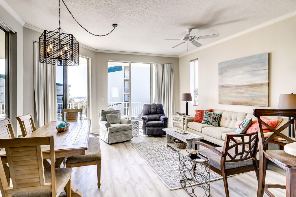 Beautiful 2nd-floor condo in Seagrove Beach with beach ambience & pickleball