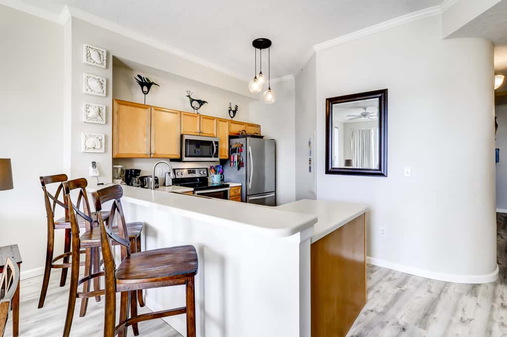 Beautiful 2nd-floor condo in Seagrove Beach with beach ambience & pickleball