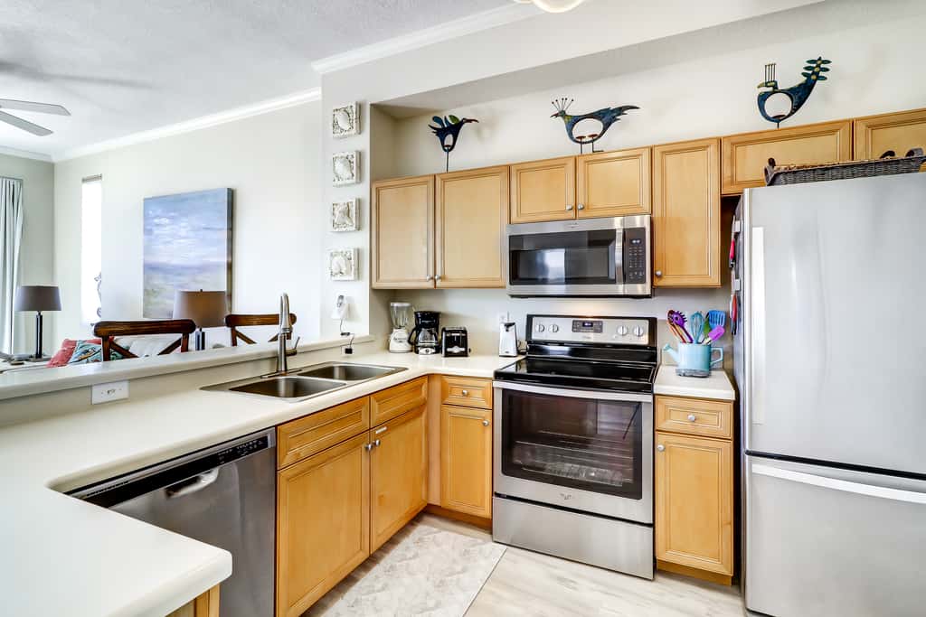 Beautiful 2nd-floor condo in Seagrove Beach with beach ambience & pickleball