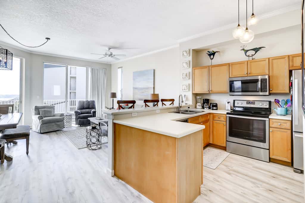 Beautiful 2nd-floor condo in Seagrove Beach with beach ambience & pickleball