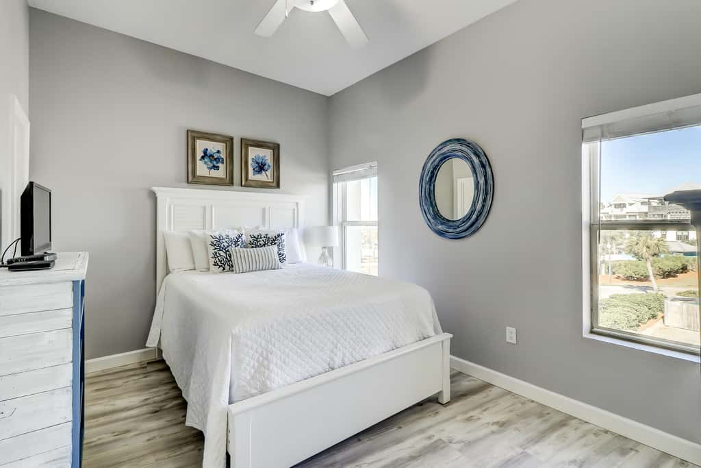 Beautiful 2nd-floor condo in Seagrove Beach with beach ambience & pickleball
