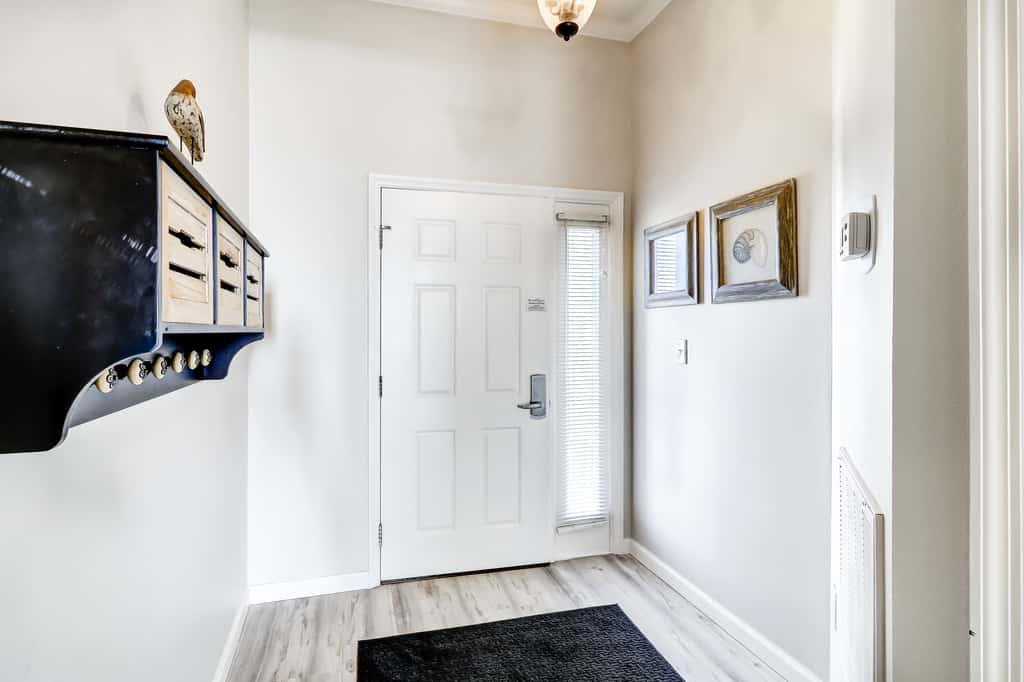 Beautiful 2nd-floor condo in Seagrove Beach with beach ambience & pickleball