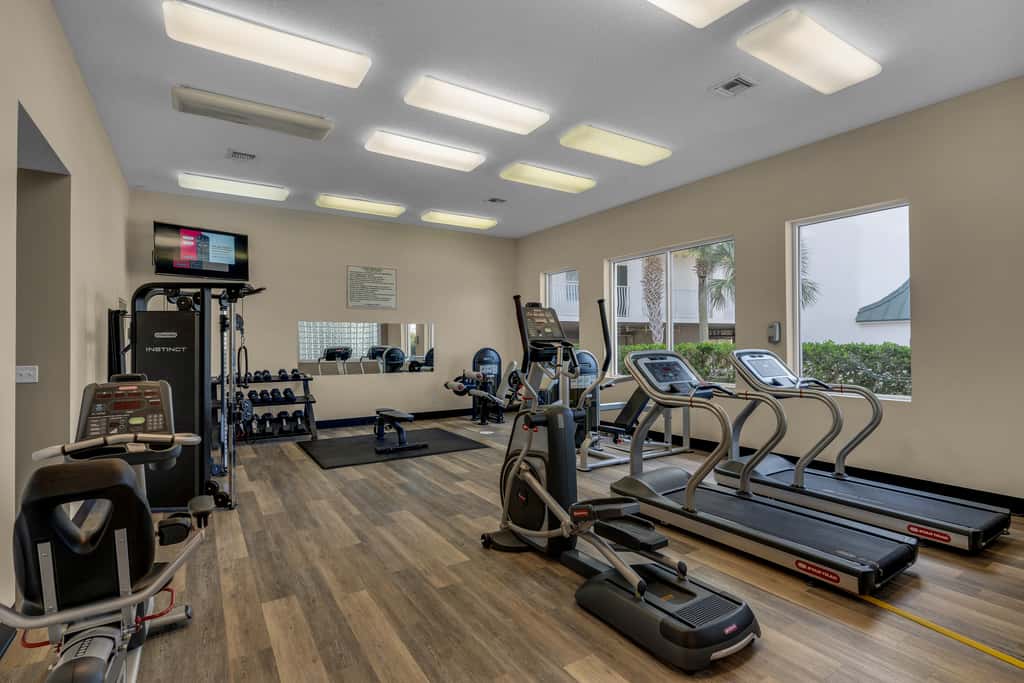 Beautiful 2nd-floor condo in Seagrove Beach with beach ambience & pickleball
