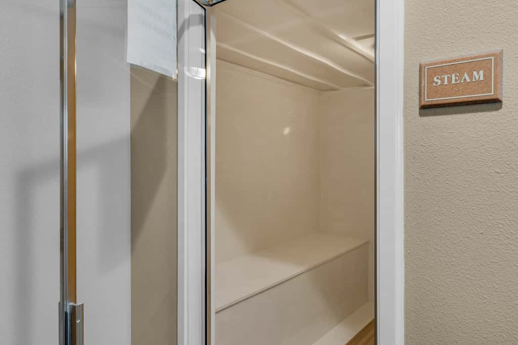 Beautiful 2nd-floor condo in Seagrove Beach with beach ambience & pickleball