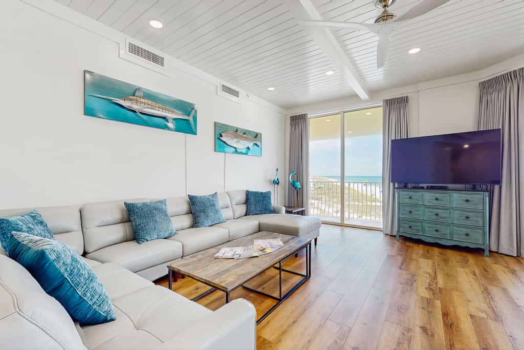 Gulf-front view & spacious condo with wraparound balcony & pickleball