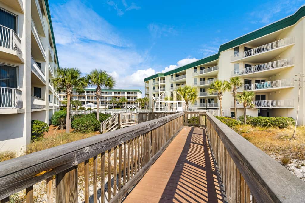 Gulf-front view & spacious condo with wraparound balcony & pickleball